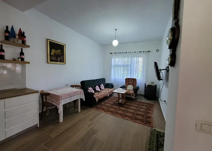 度假居 Bujtinat Skenderi 2 Gjinar