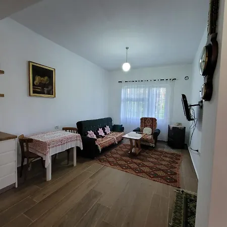 بيت للعطل Bujtinat Skenderi 2 Gjinar
