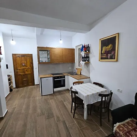 Bujtinat Skenderi 2
