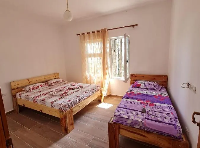 Vakantiehuis Bujtinat Skenderi 2 *