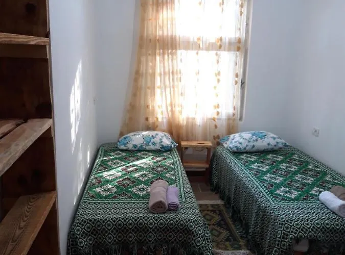 Vakantiehuis Bujtinat Skenderi 2 *
