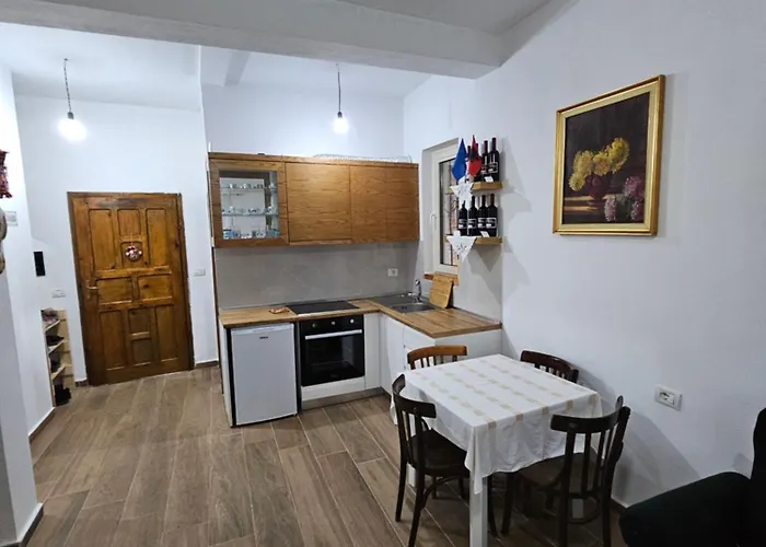 Bujtinat Skenderi 2