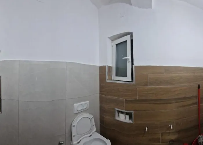 Vakantiehuis Bujtinat Skenderi 2 *